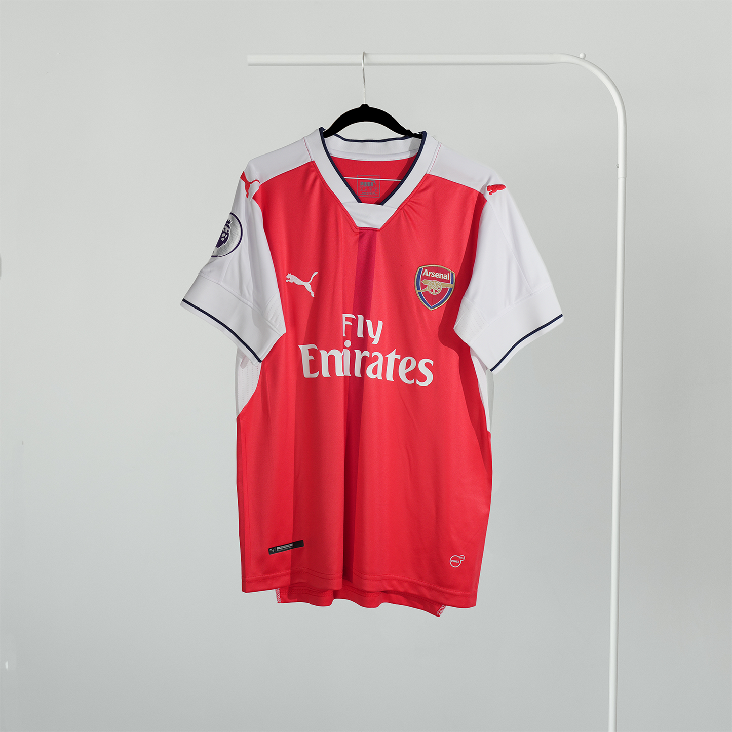 Arsenal 2016-18 home