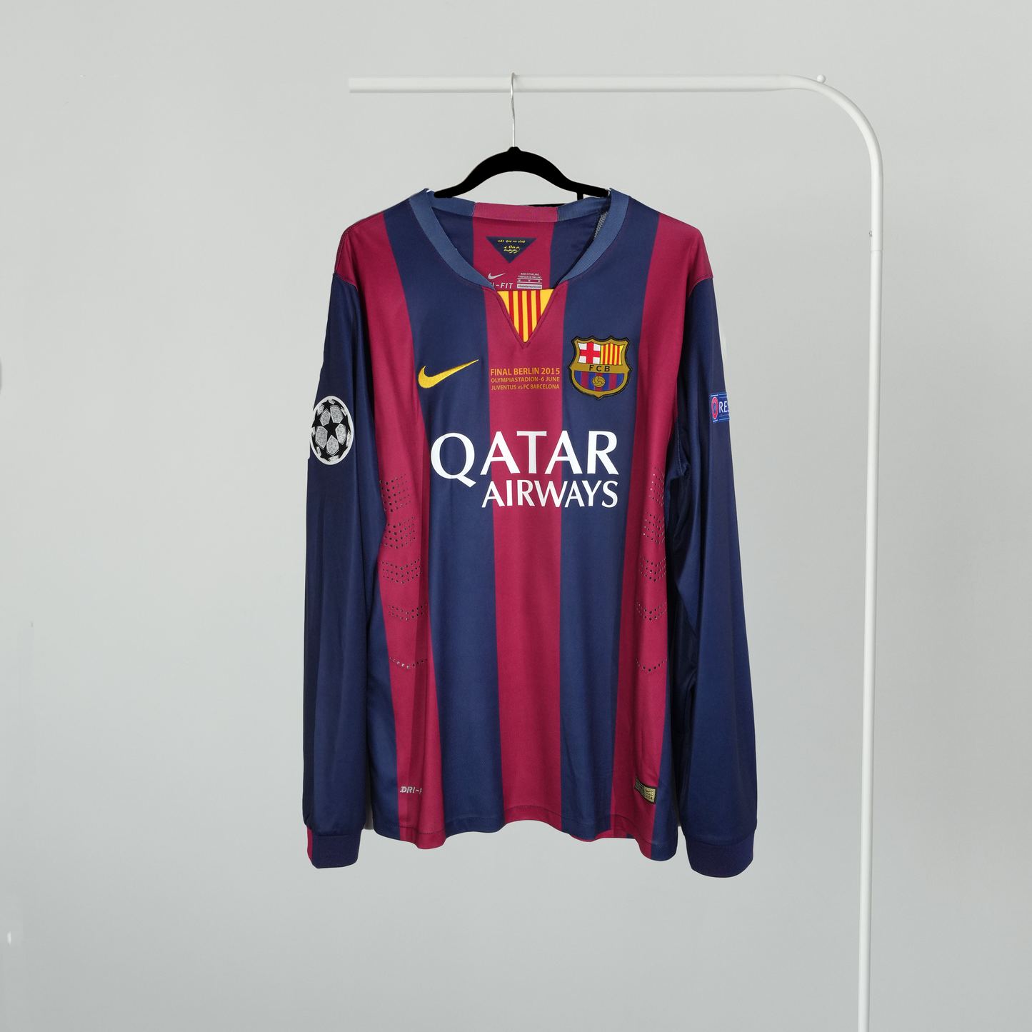 Barcelona 2015-16 home