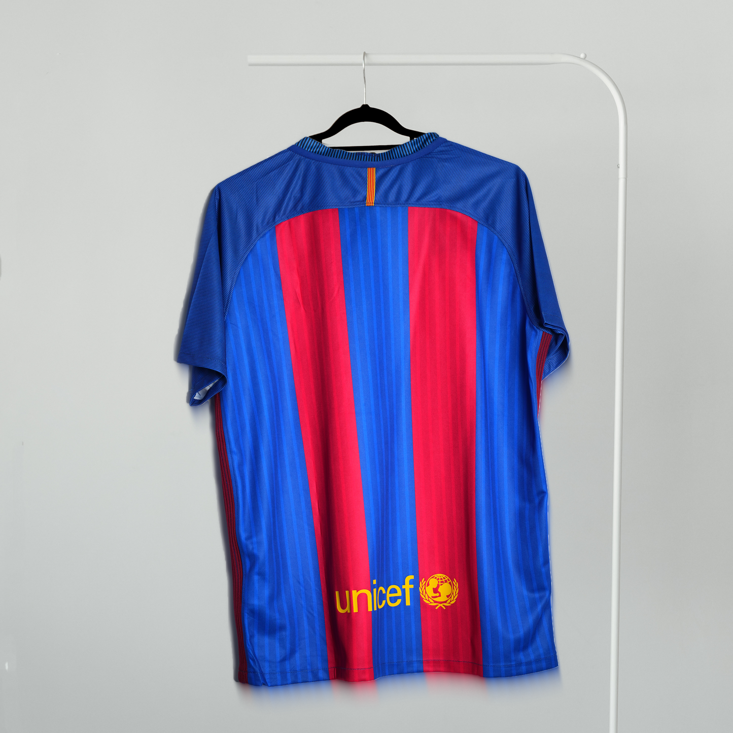 Barcelona 2015-16 home