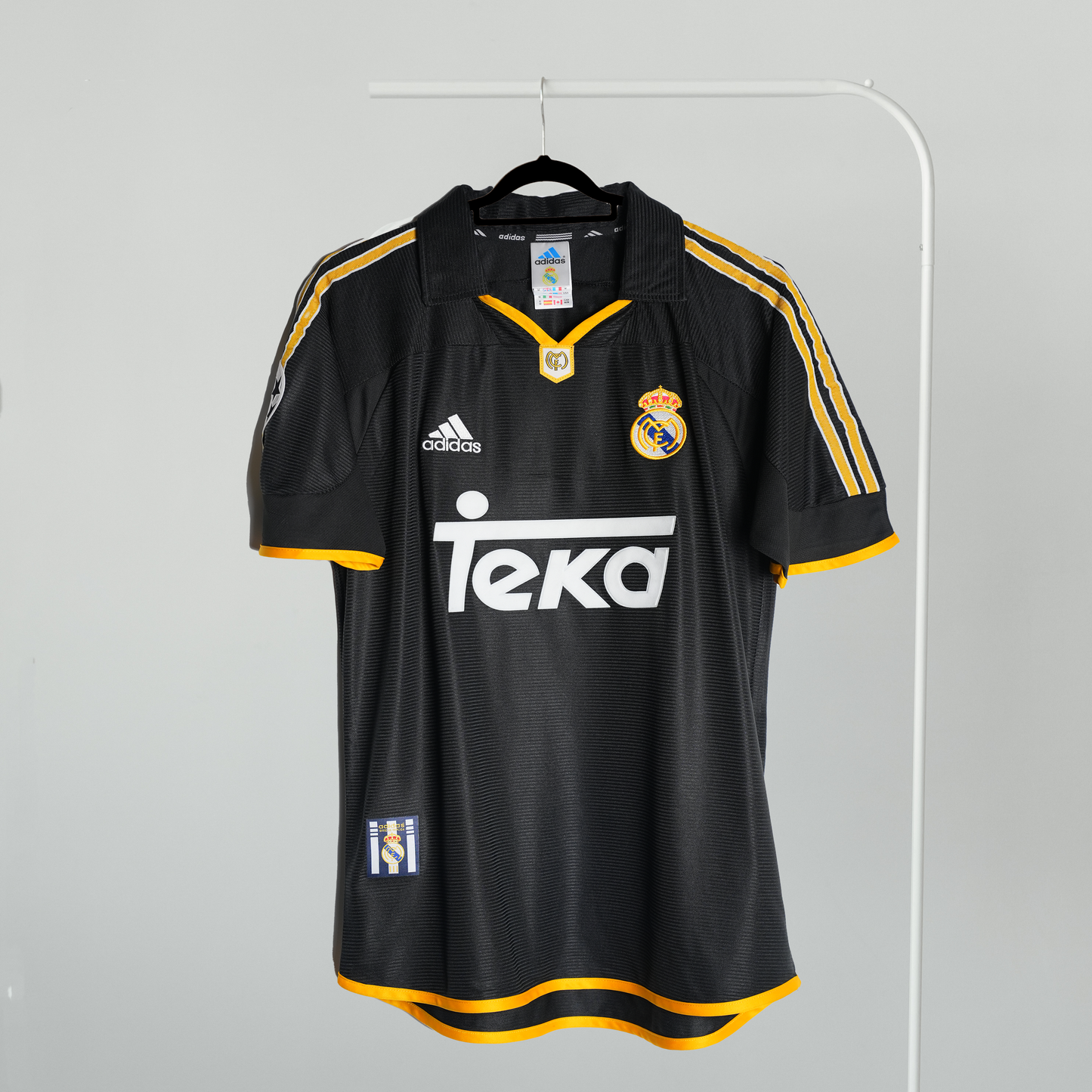 Real Madrid 1999-2000 away